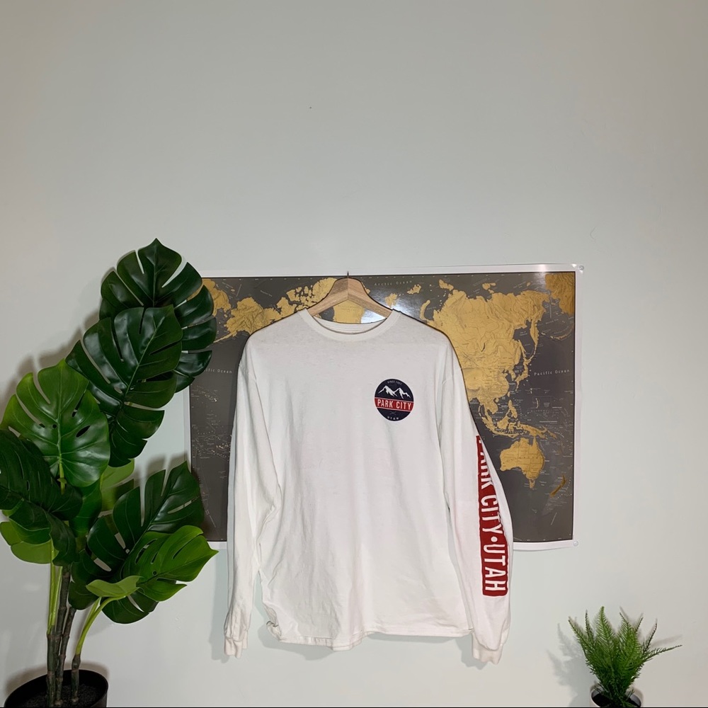 Vintage look Park City, UT long sleeve